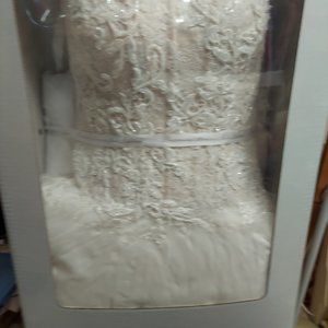 David's Bridal, Wedding Dress